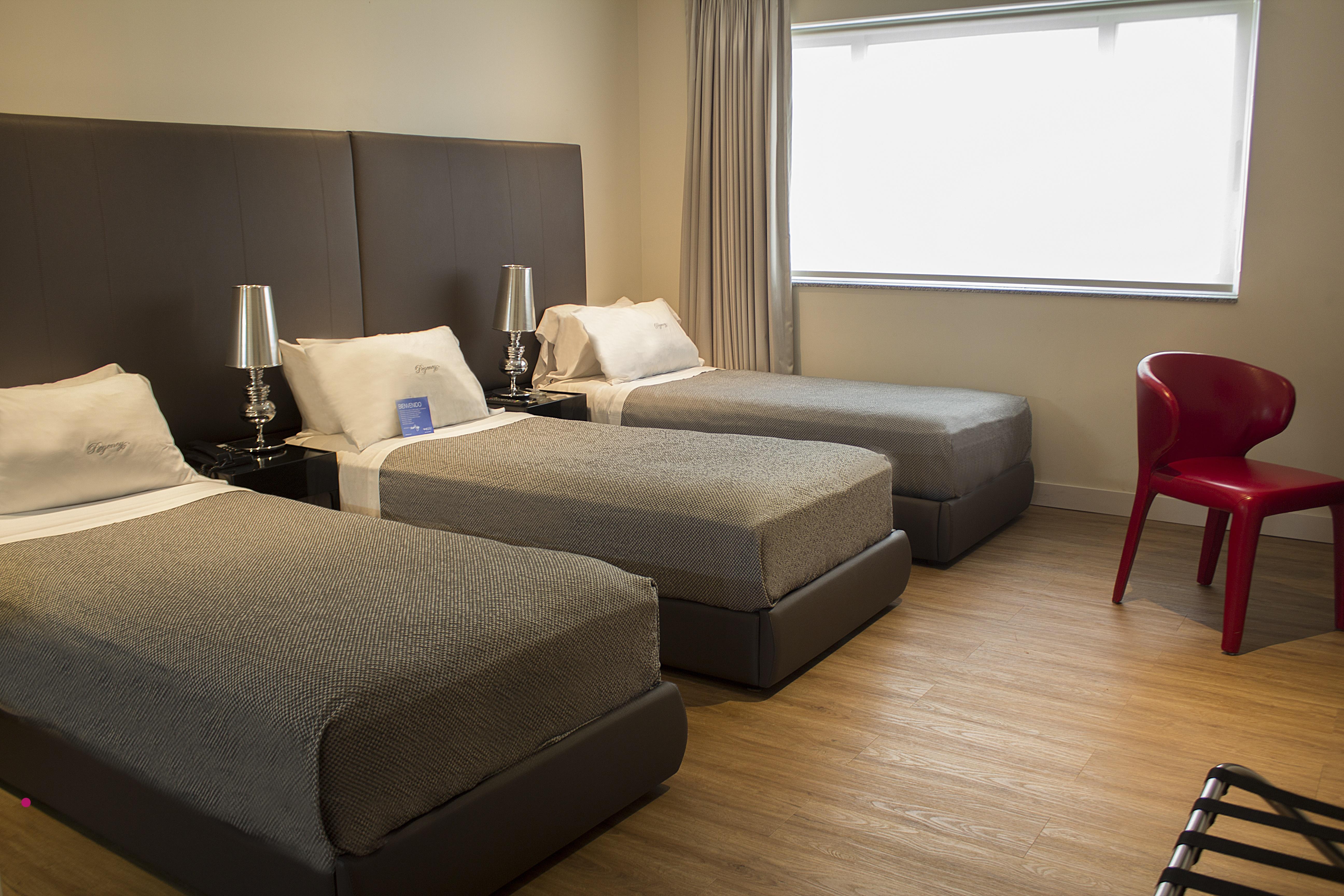 Regency Way Montevideo Hotel Екстериор снимка