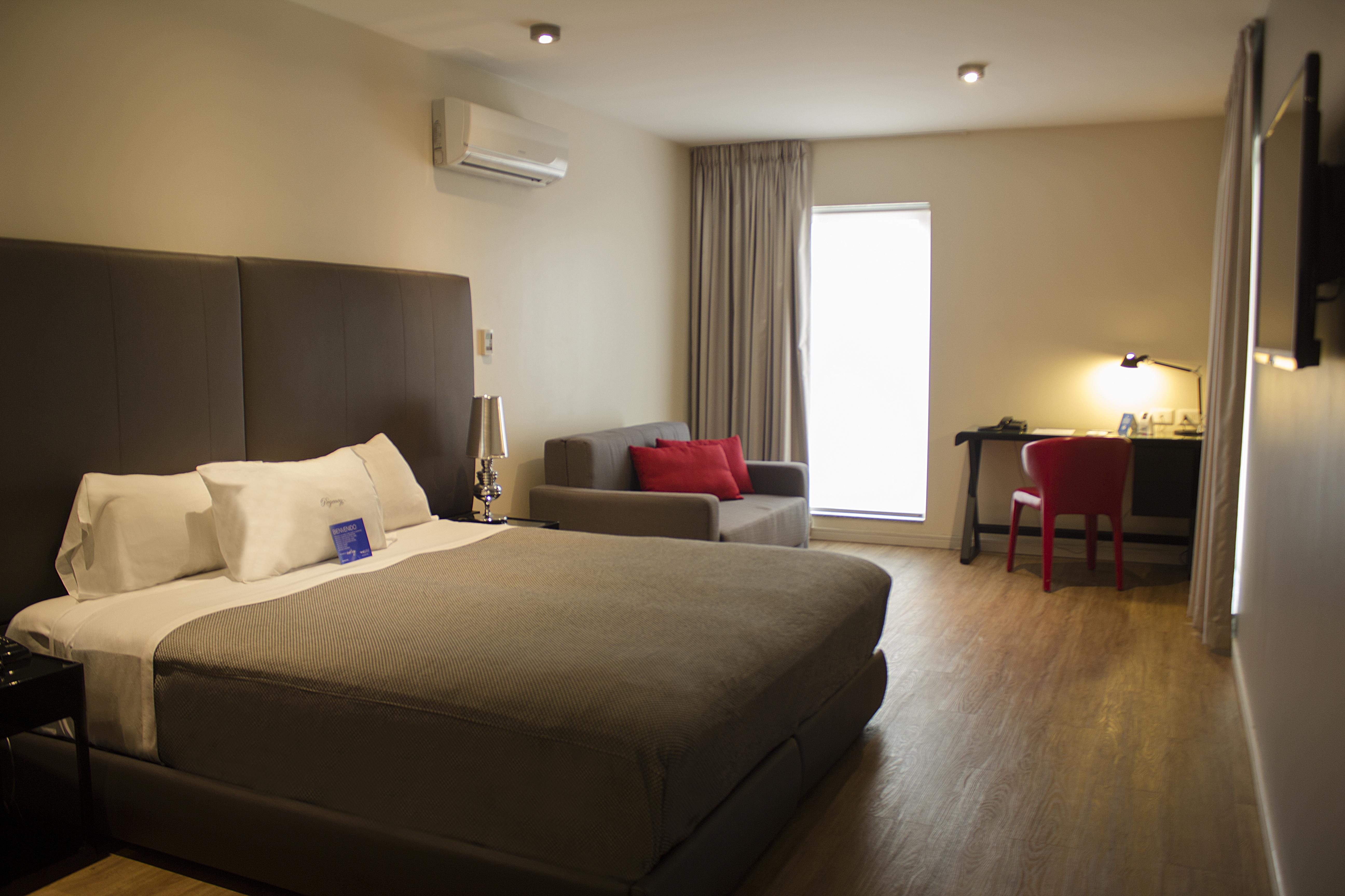 Regency Way Montevideo Hotel Екстериор снимка