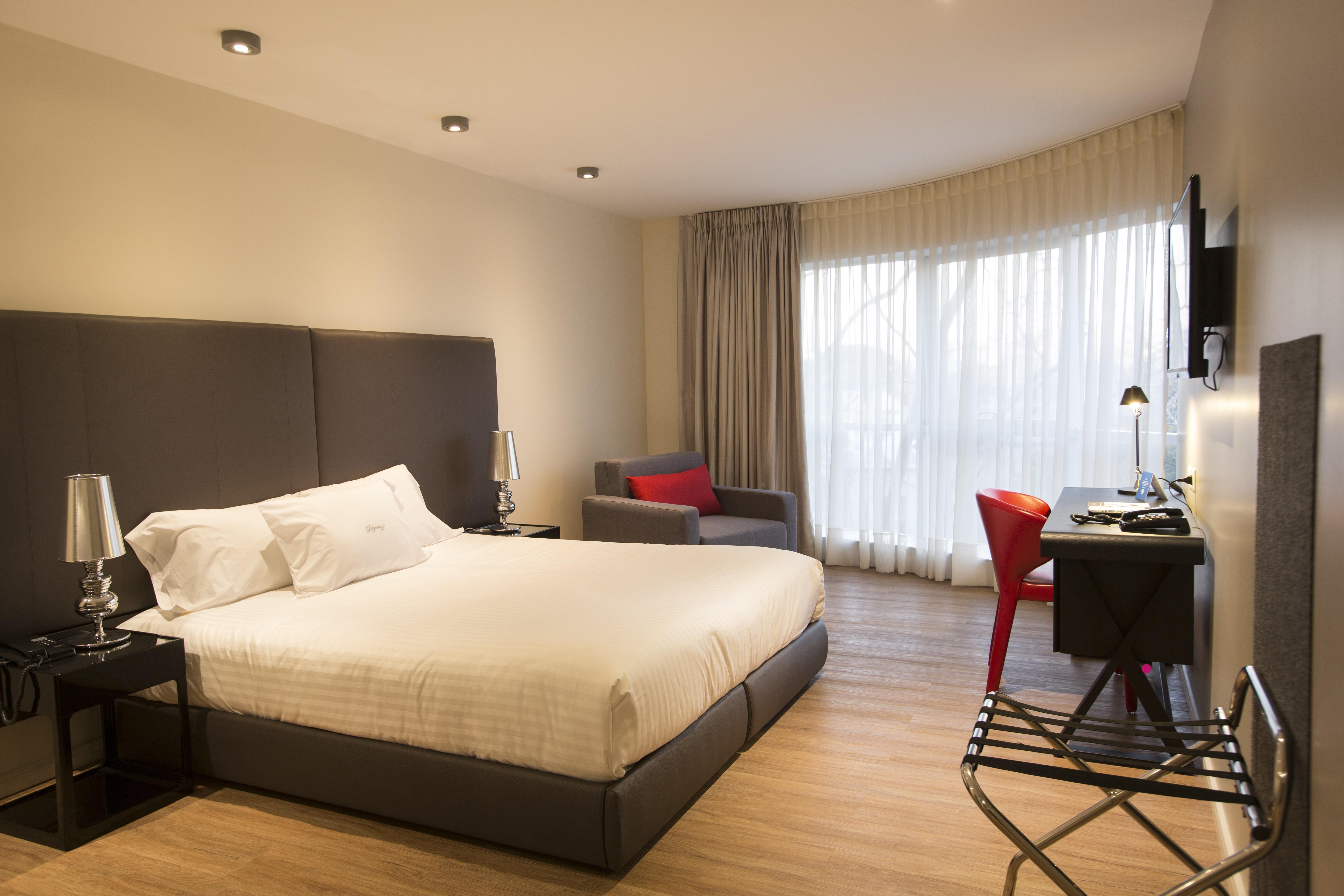 Regency Way Montevideo Hotel Екстериор снимка
