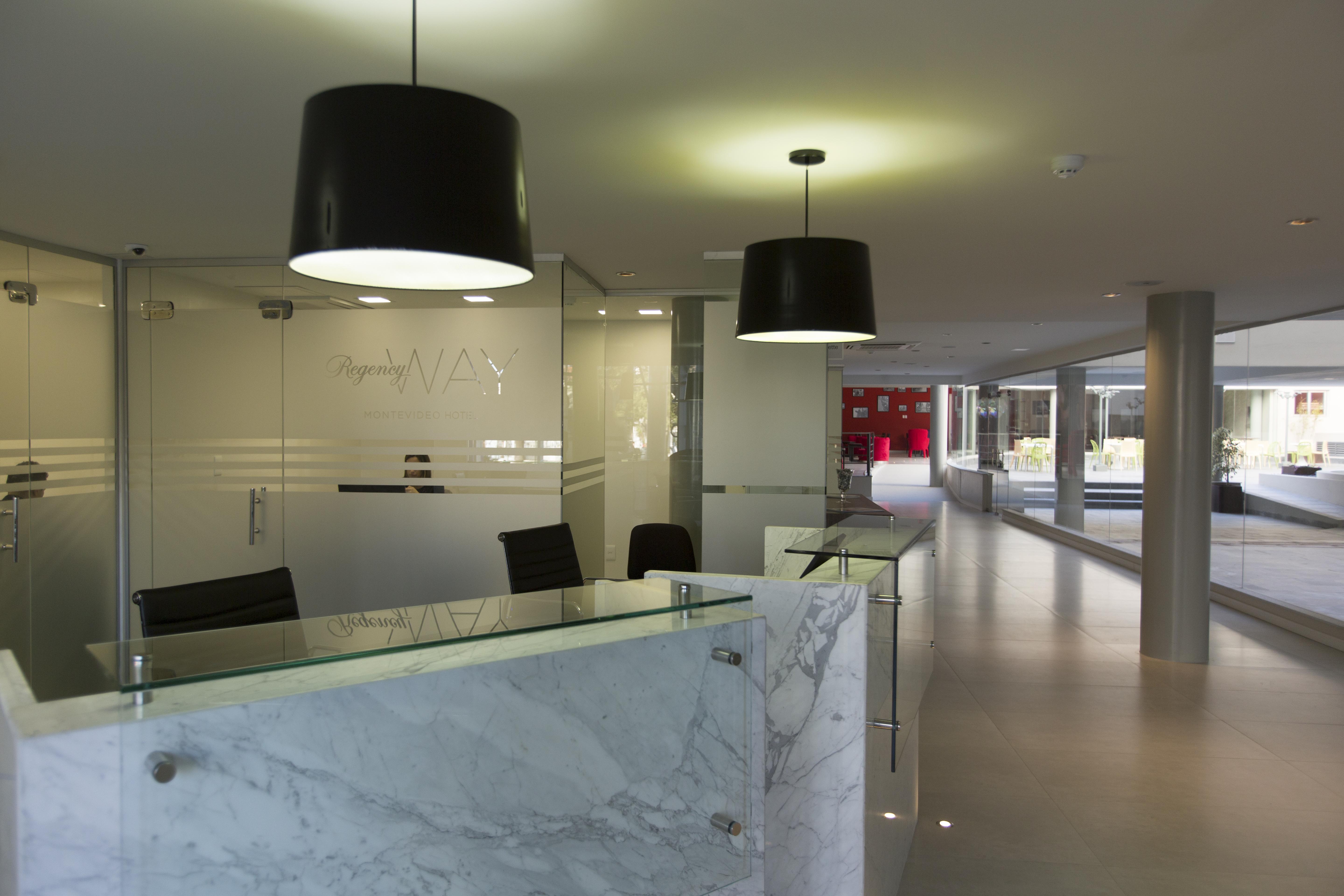 Regency Way Montevideo Hotel Екстериор снимка