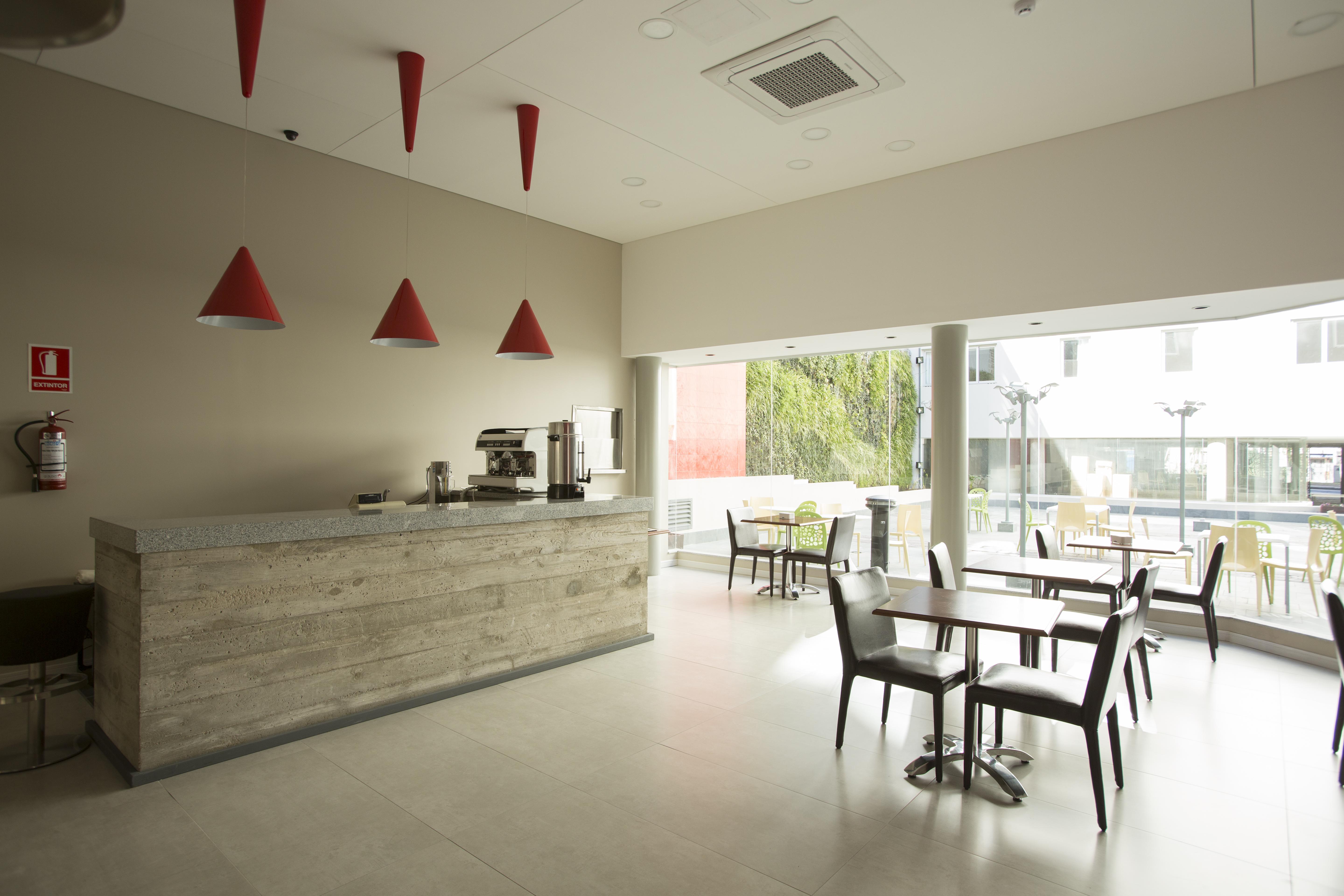 Regency Way Montevideo Hotel Екстериор снимка