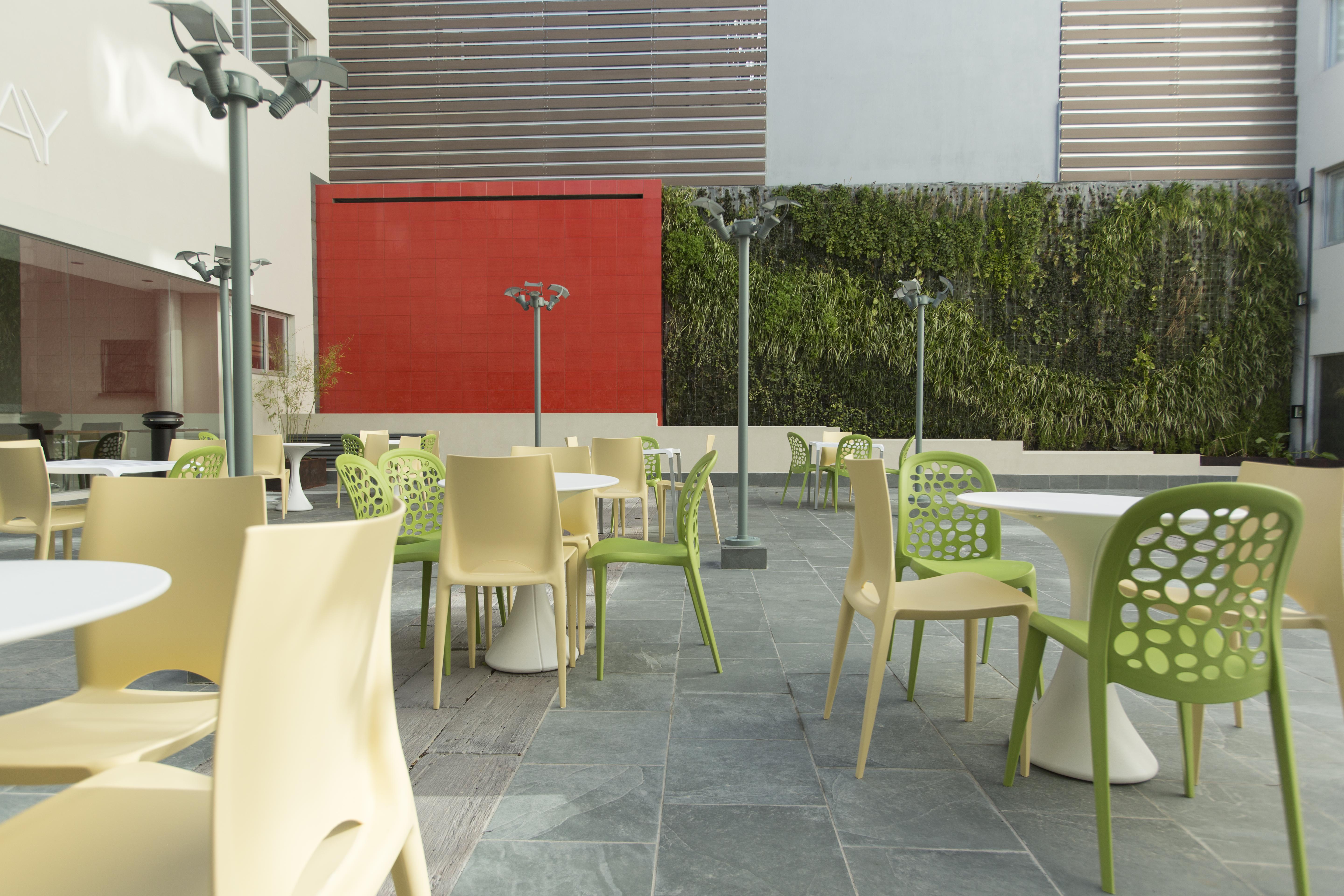 Regency Way Montevideo Hotel Екстериор снимка