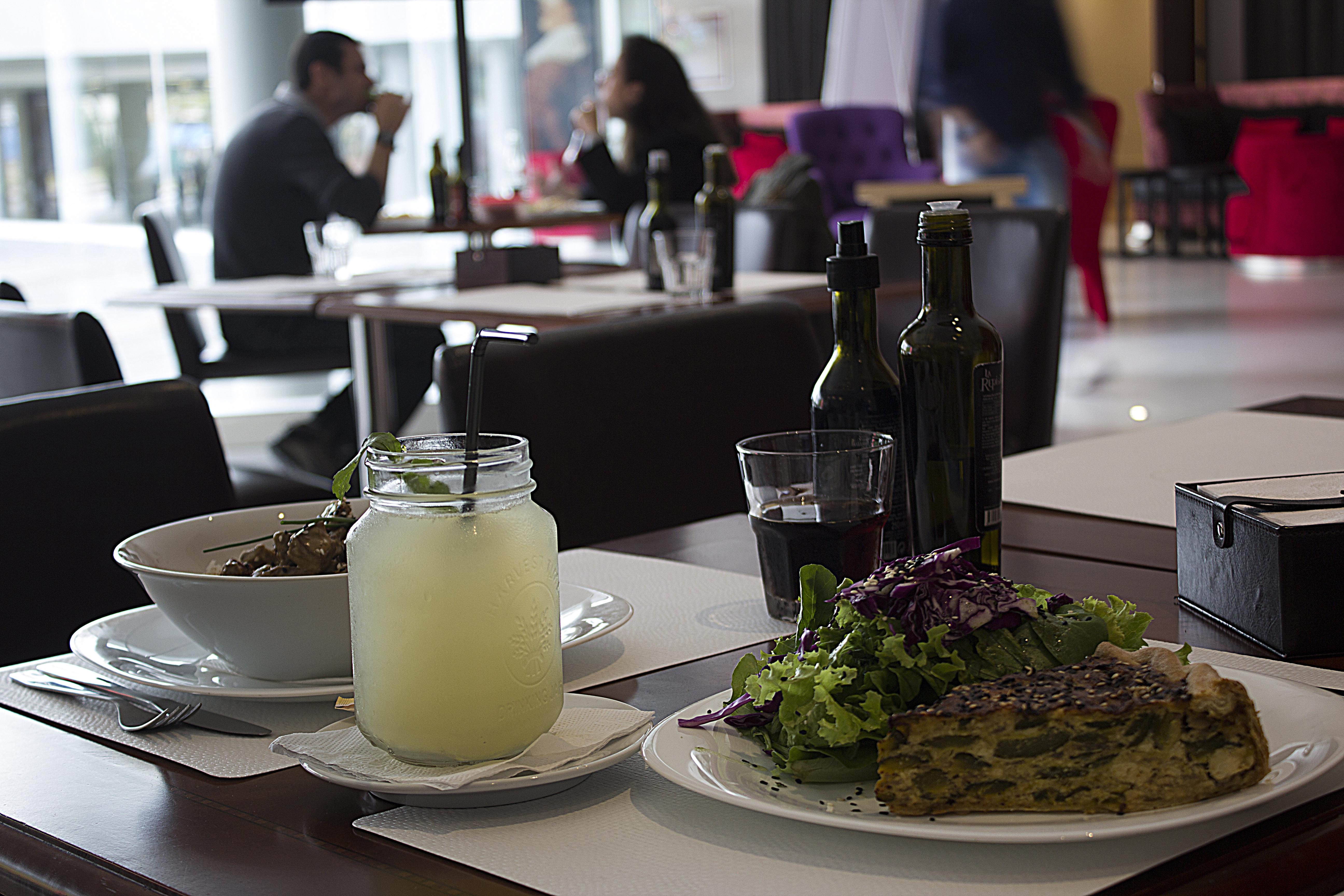 Regency Way Montevideo Hotel Екстериор снимка